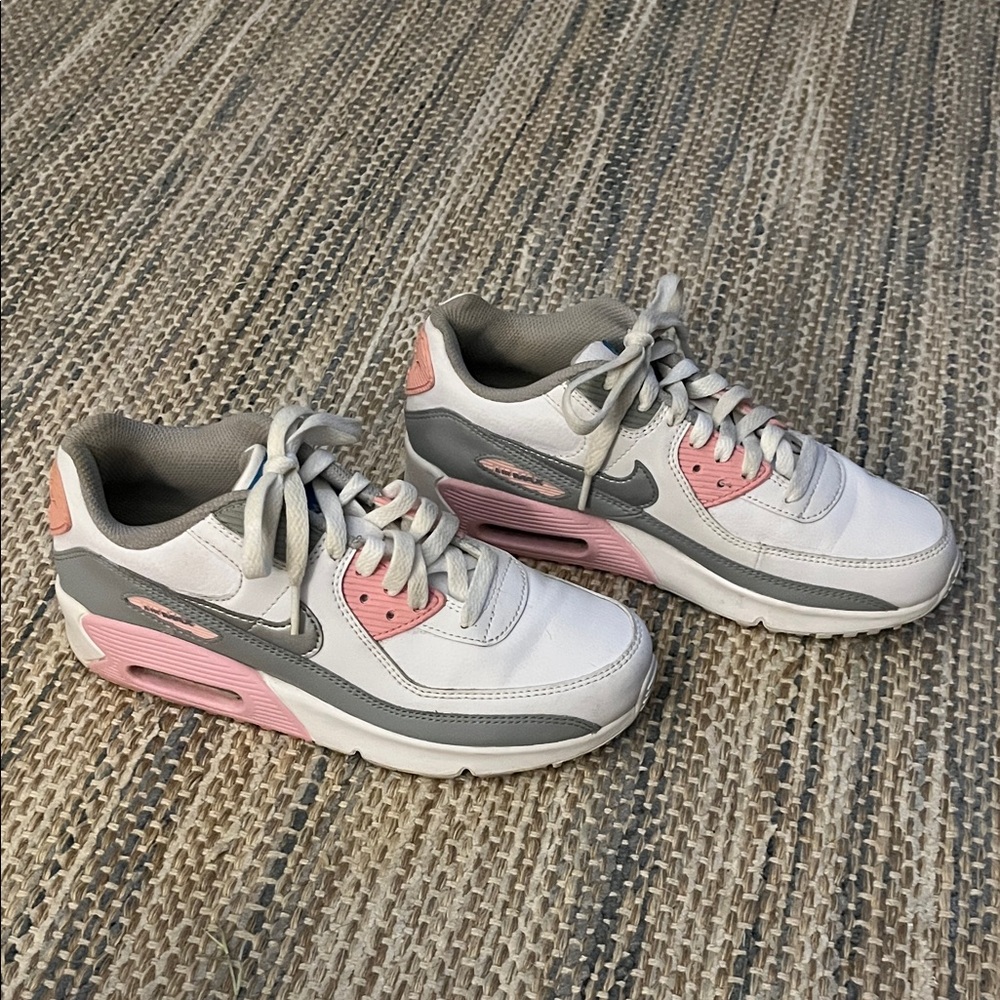 Nike  Sneakers in Pink and Gray